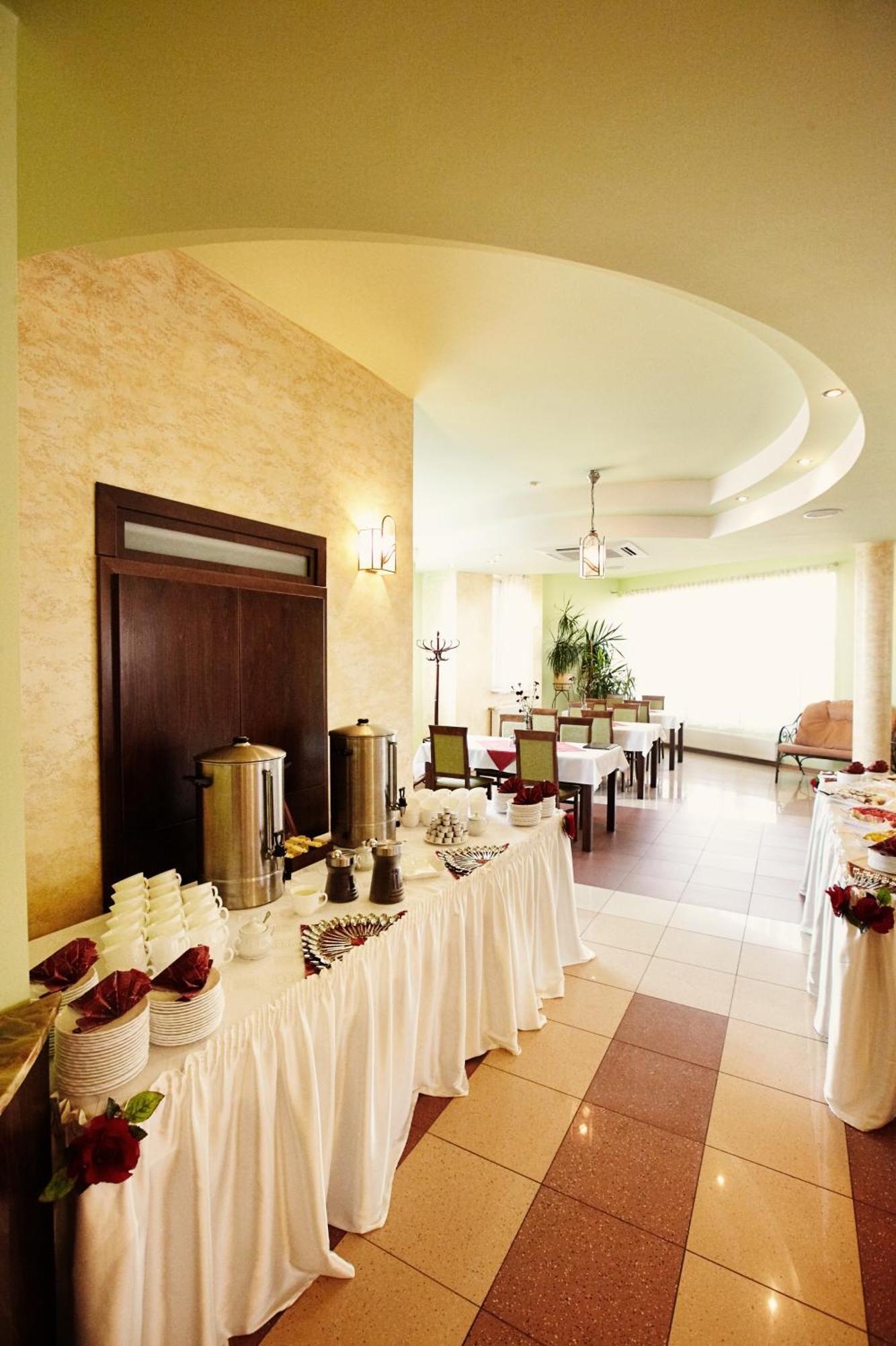 Hotel Dukat เบียวา พอดลาสกา ภายนอก รูปภาพ