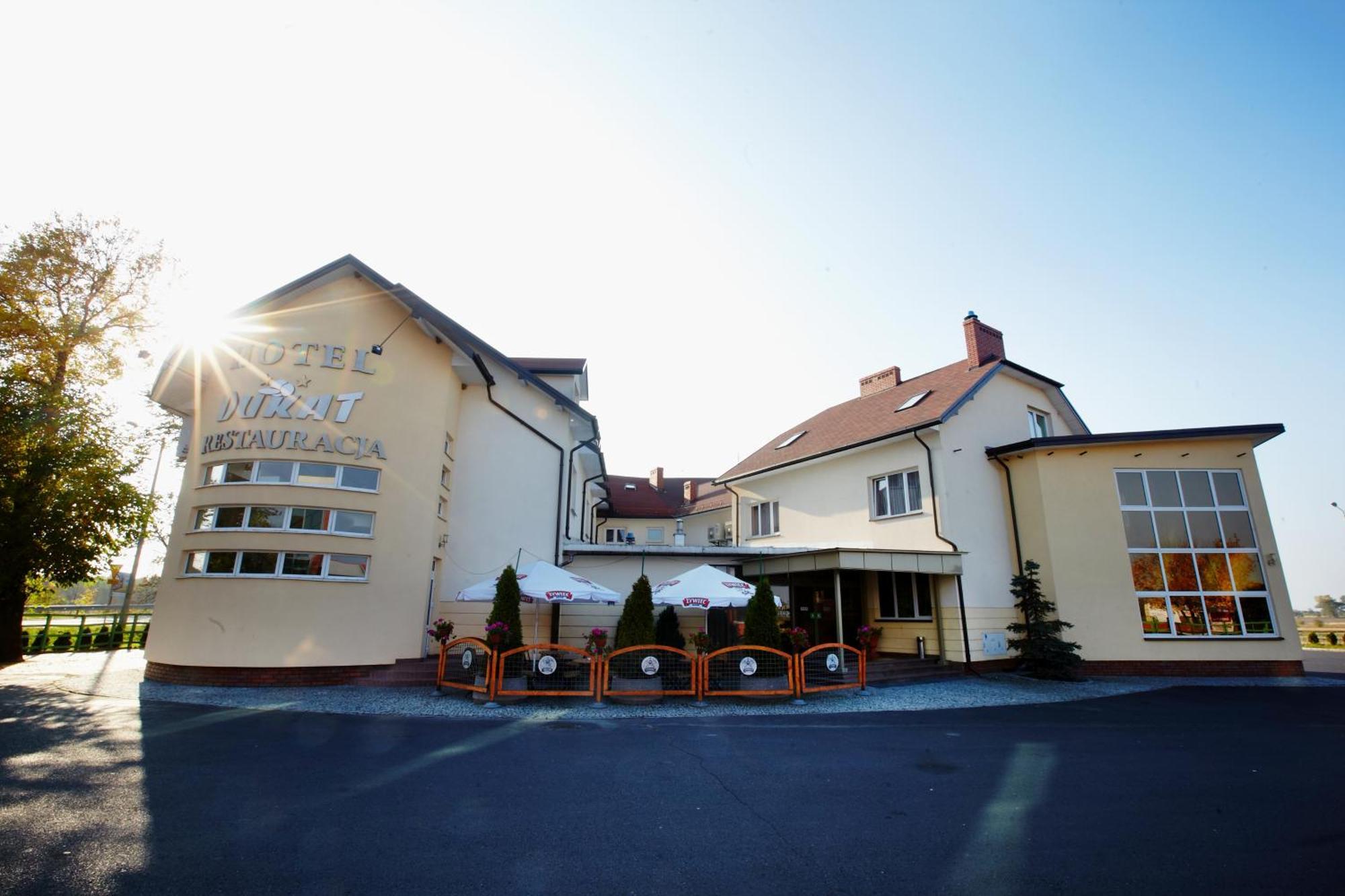 Hotel Dukat เบียวา พอดลาสกา ภายนอก รูปภาพ