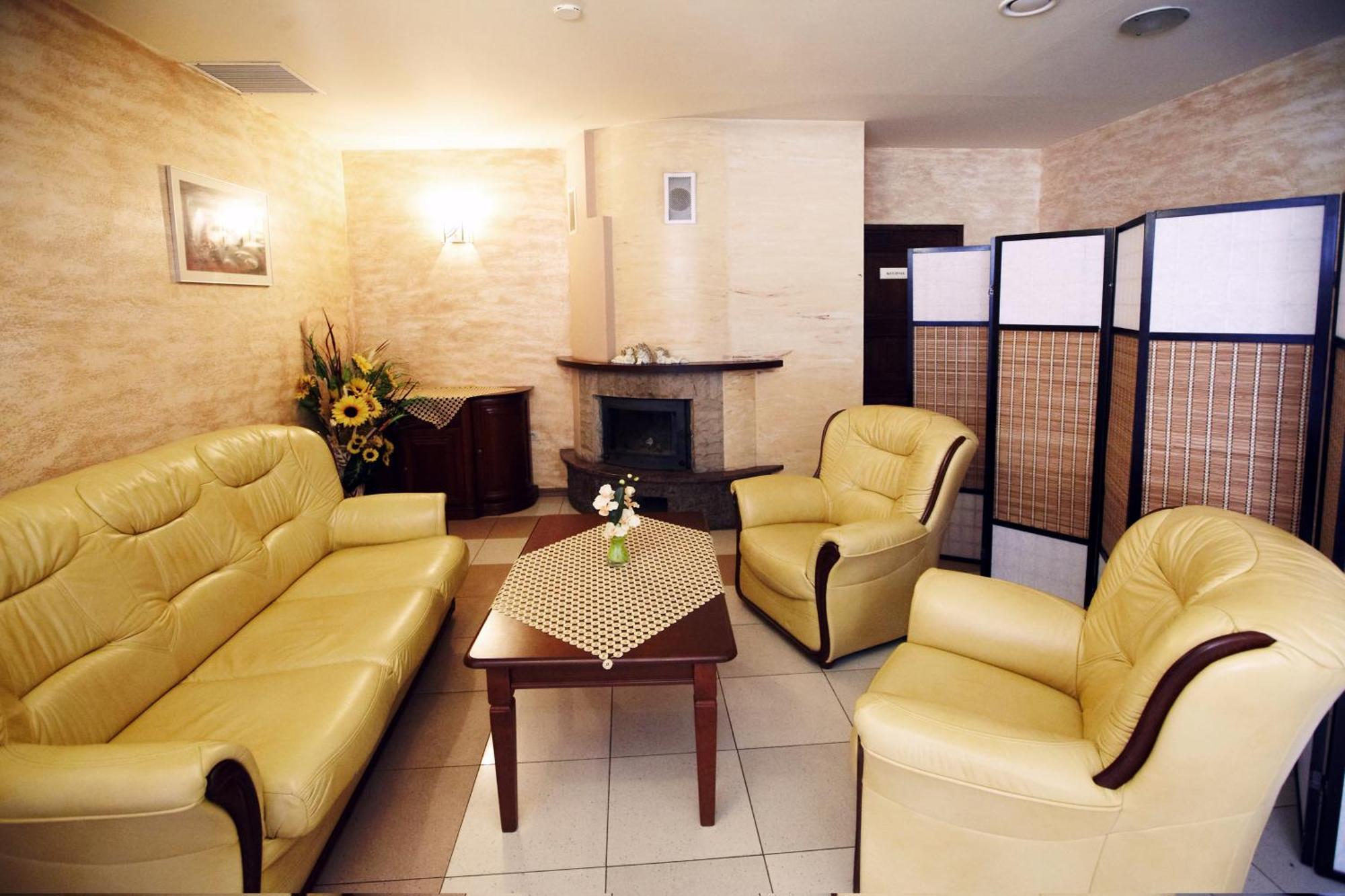 Hotel Dukat เบียวา พอดลาสกา ภายนอก รูปภาพ