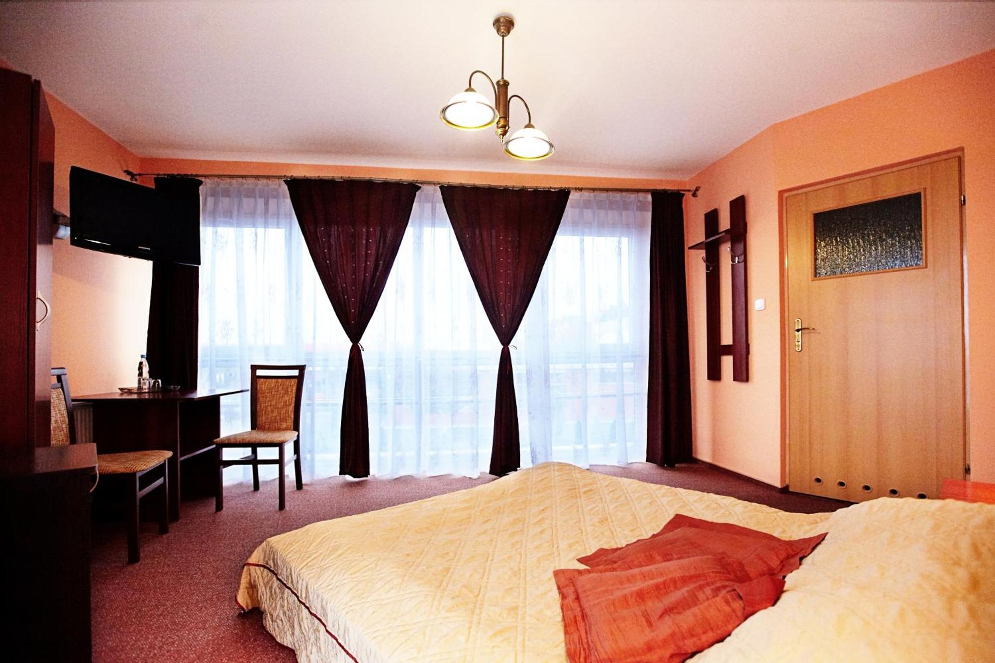 Hotel Dukat เบียวา พอดลาสกา ภายนอก รูปภาพ