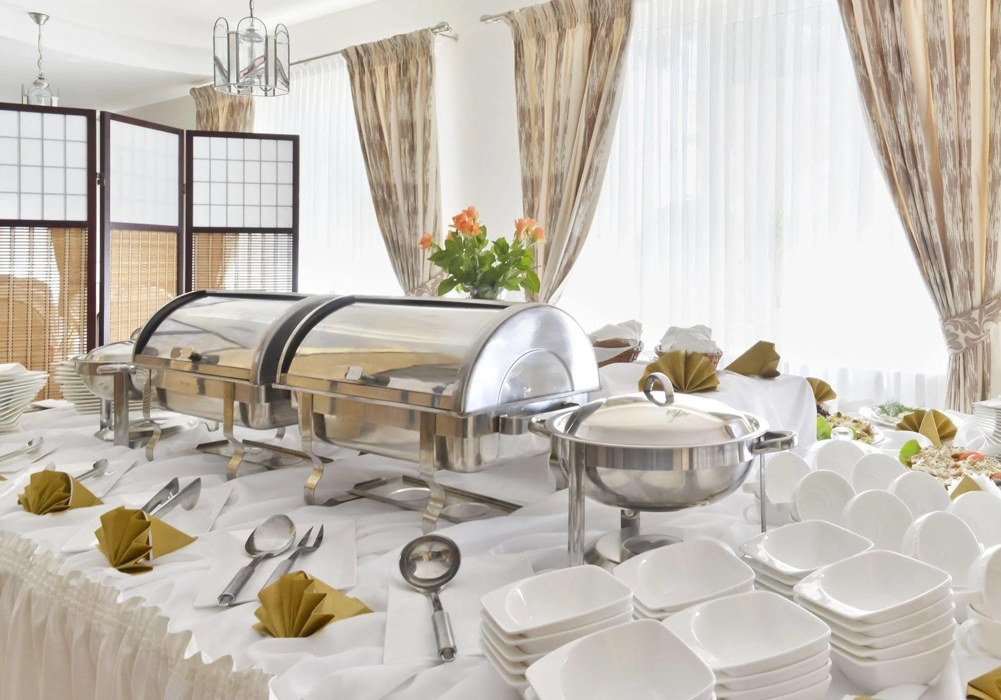 Hotel Dukat เบียวา พอดลาสกา ภายนอก รูปภาพ