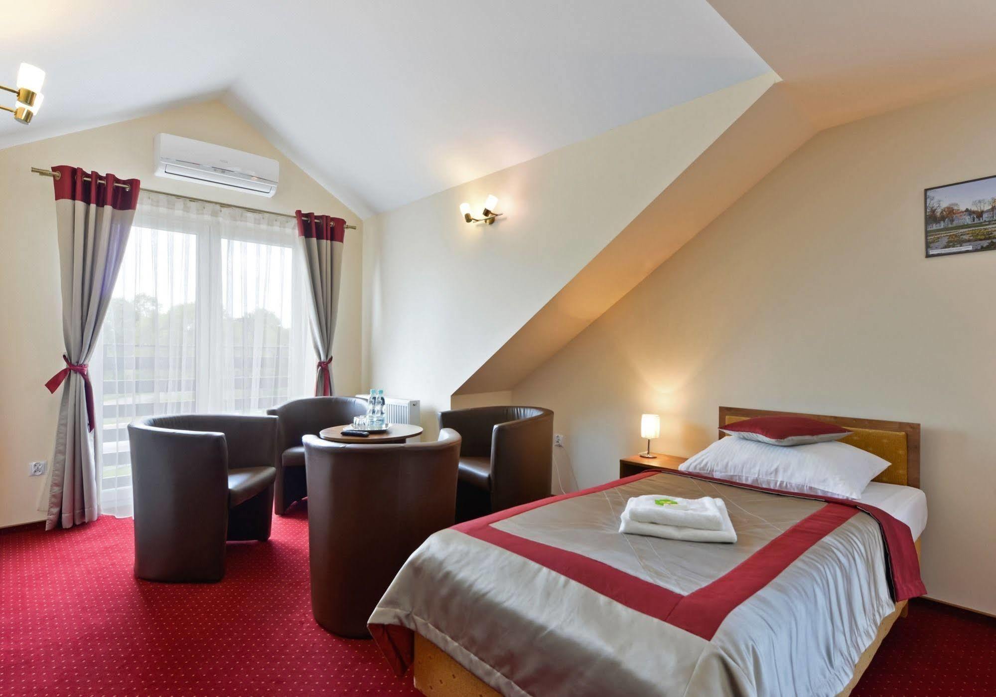 Hotel Dukat เบียวา พอดลาสกา ภายนอก รูปภาพ